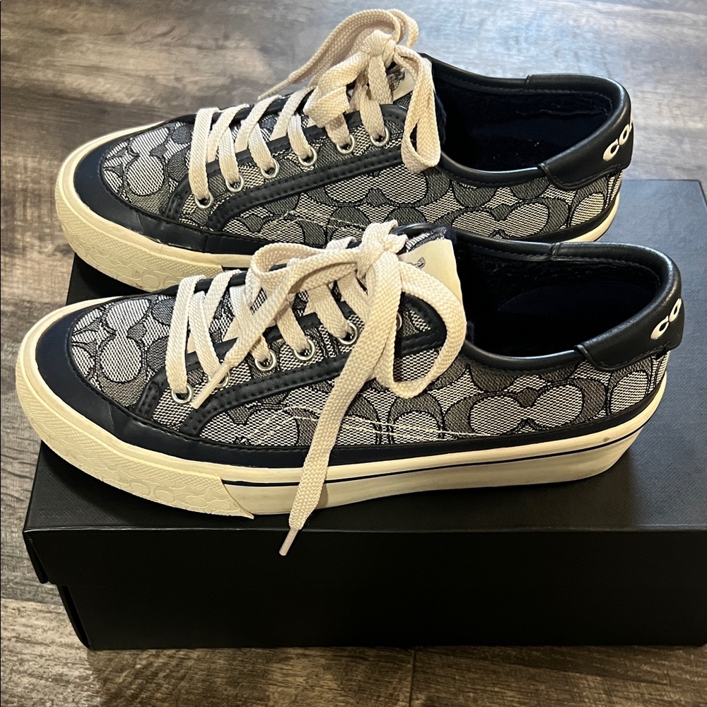 Coach Women’s Navy and Cream Citysole Platform Sneakers 5.5 Runs big
